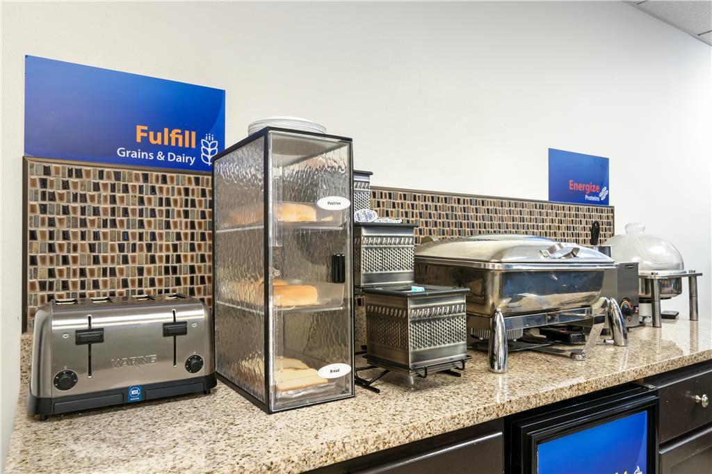 ホテル ベストウェスタン ブルックフィールド Brookfield レストラン 写真